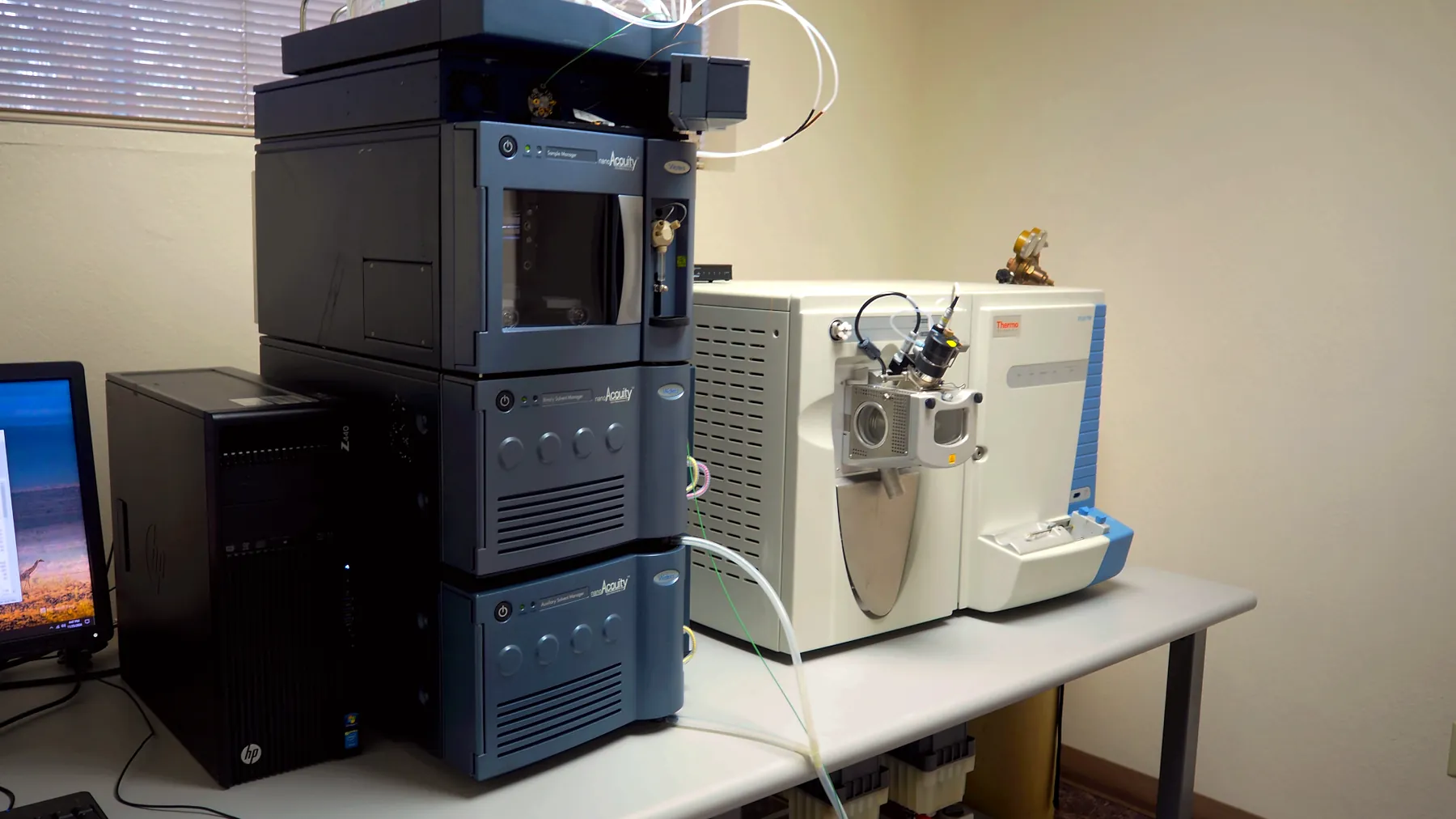 Liquid chromatography and mass spectrometry equipment